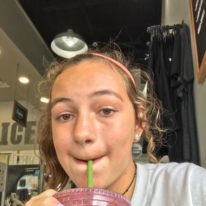 Meet your Posher, Leila